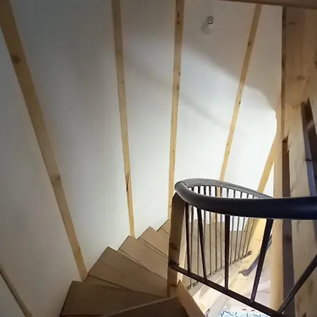 Le Vieux Moulin De Pierre *